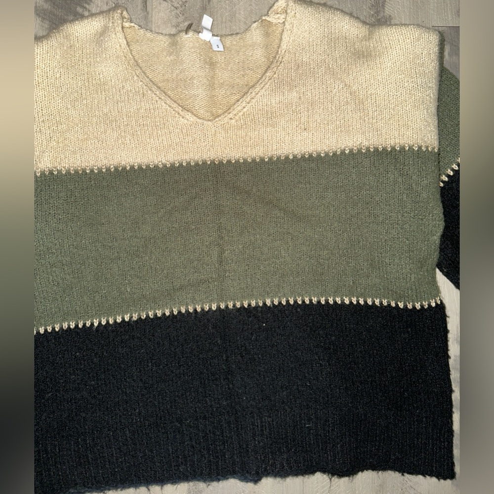 V neck sweater